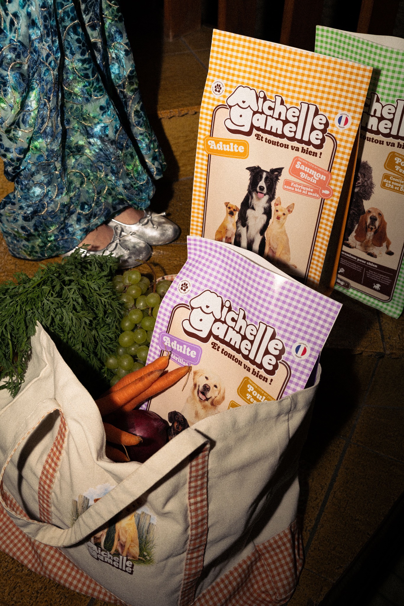 Packs de croquettes Michelle Gamelle dans un cabas